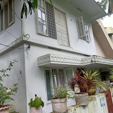 Jestine Homestay Kochi Luaran gambar
